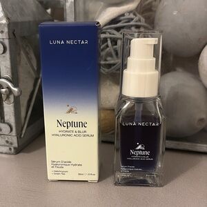 Luna Nectar Neptune Blur & Hydrate Hyaluronic Acid Serum. 30ml/1.01fl.oz